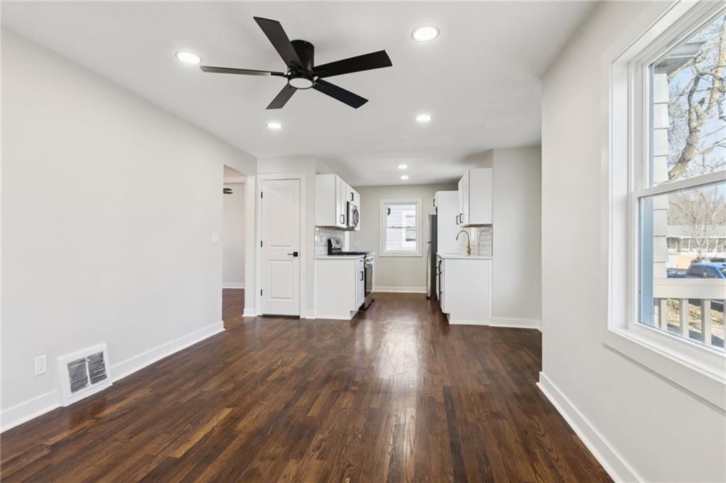 5112 Maple Street — photo 12