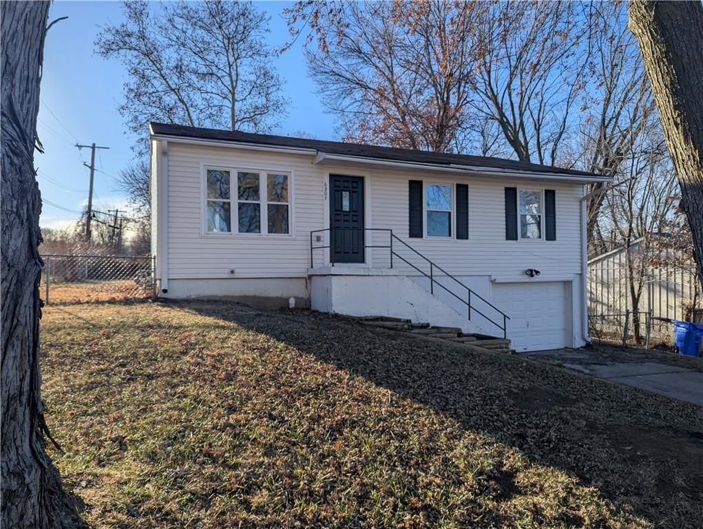 6207 E 150th Terrace, Grandview, MO