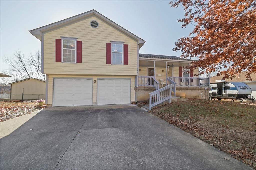 508 Quail Creek Drive, Odessa, MO