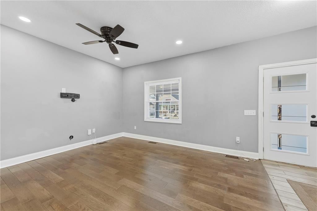 223 N Kensington Avenue — photo 6