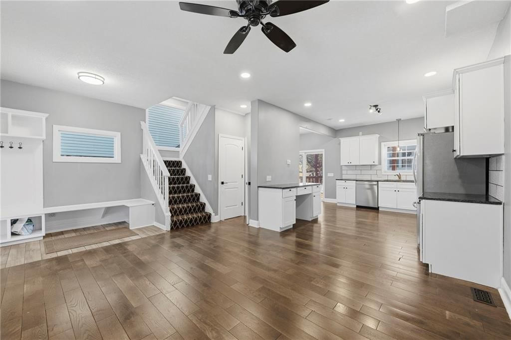 223 N Kensington Avenue — photo 7