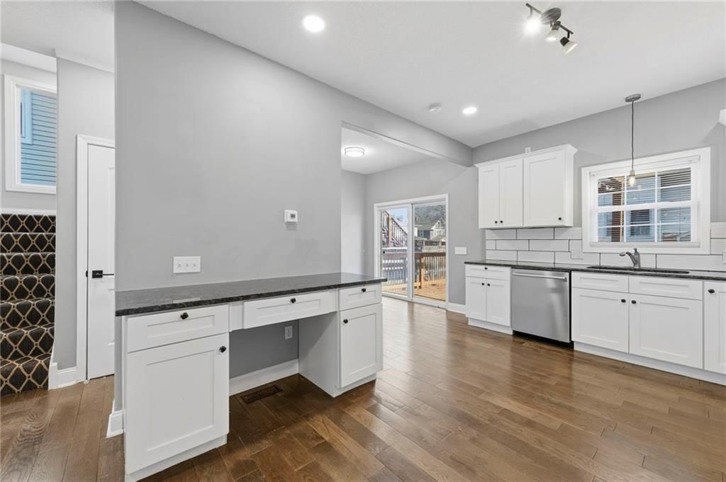 223 N Kensington Avenue — photo 9