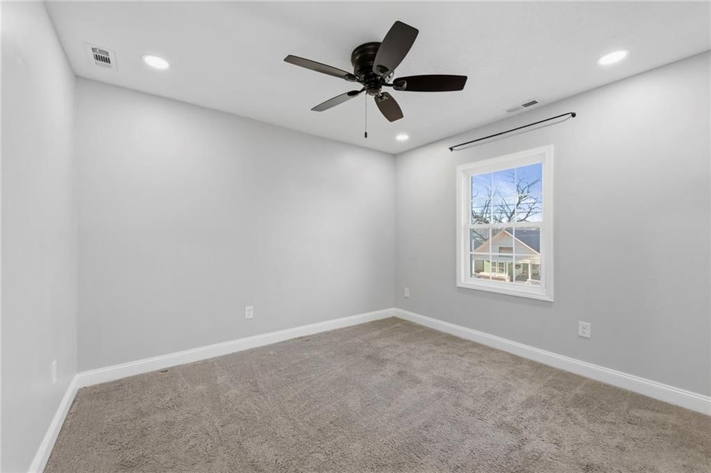 223 N Kensington Avenue — photo 24