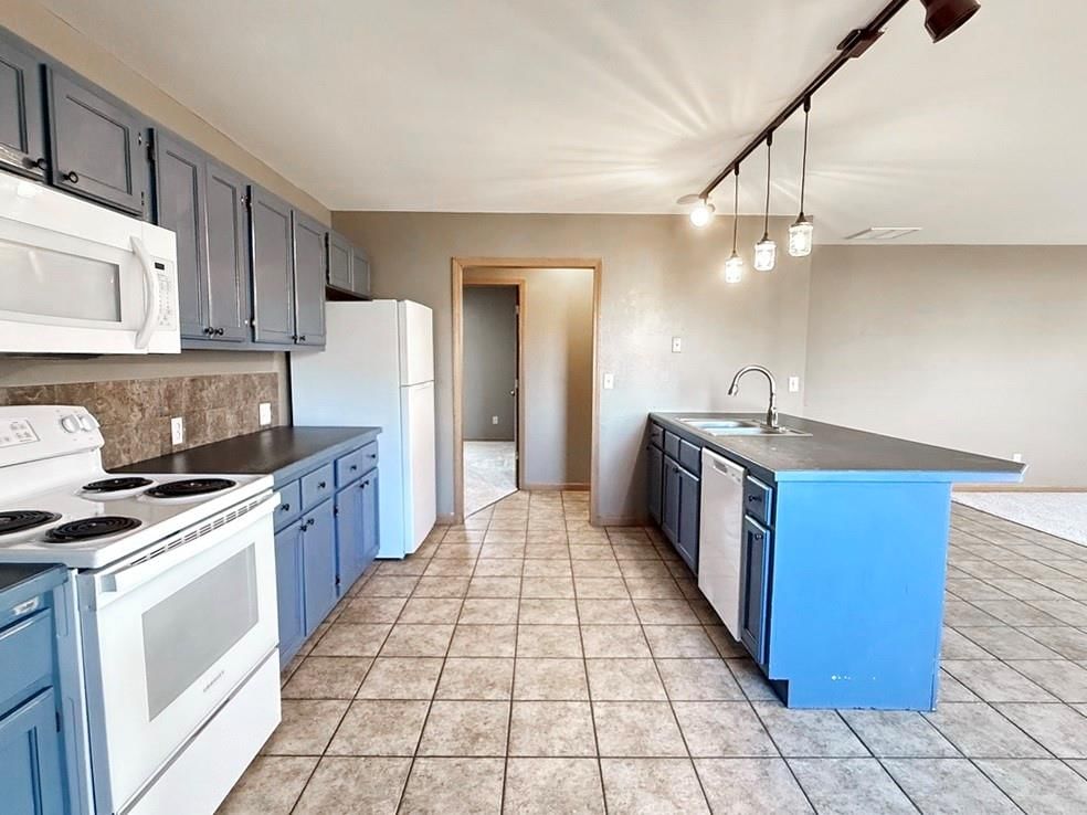 310 S Forest Street — photo 14