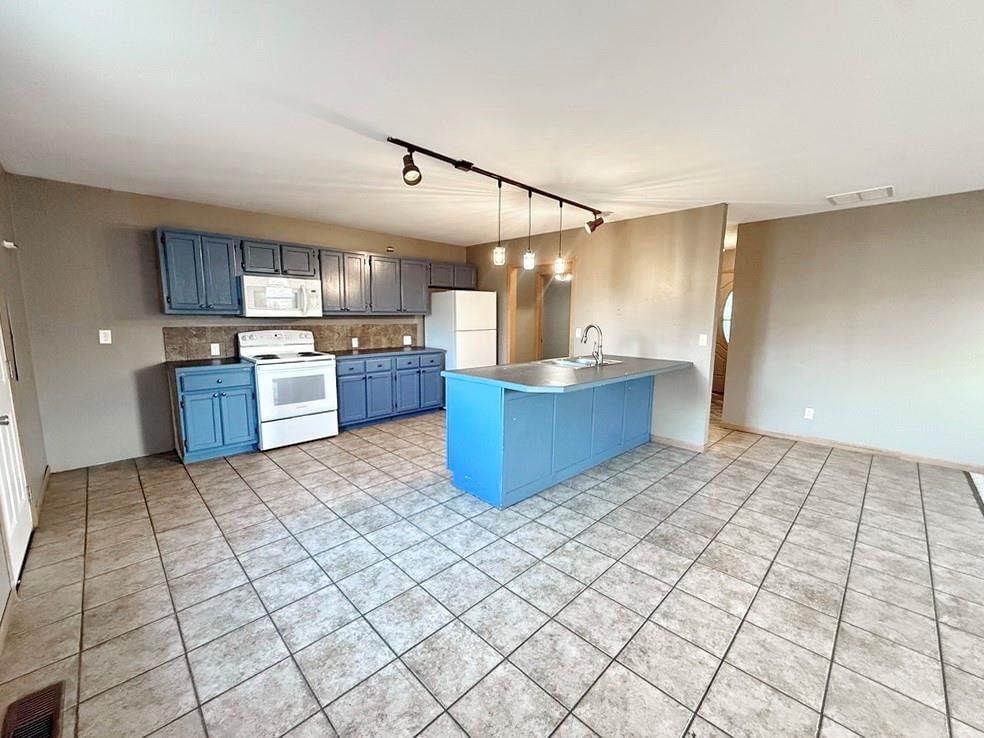 310 S Forest Street — photo 18
