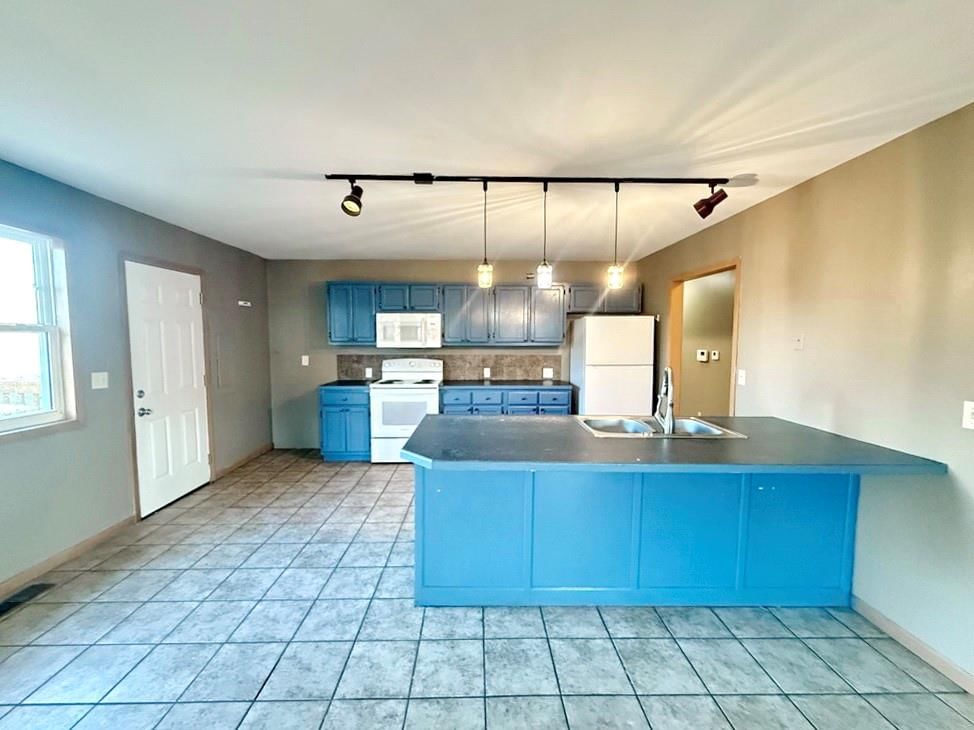 310 S Forest Street — photo 19