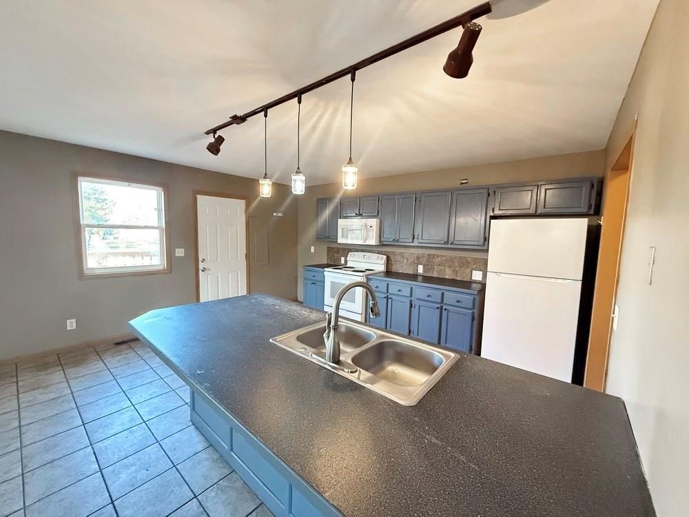 310 S Forest Street — photo 20