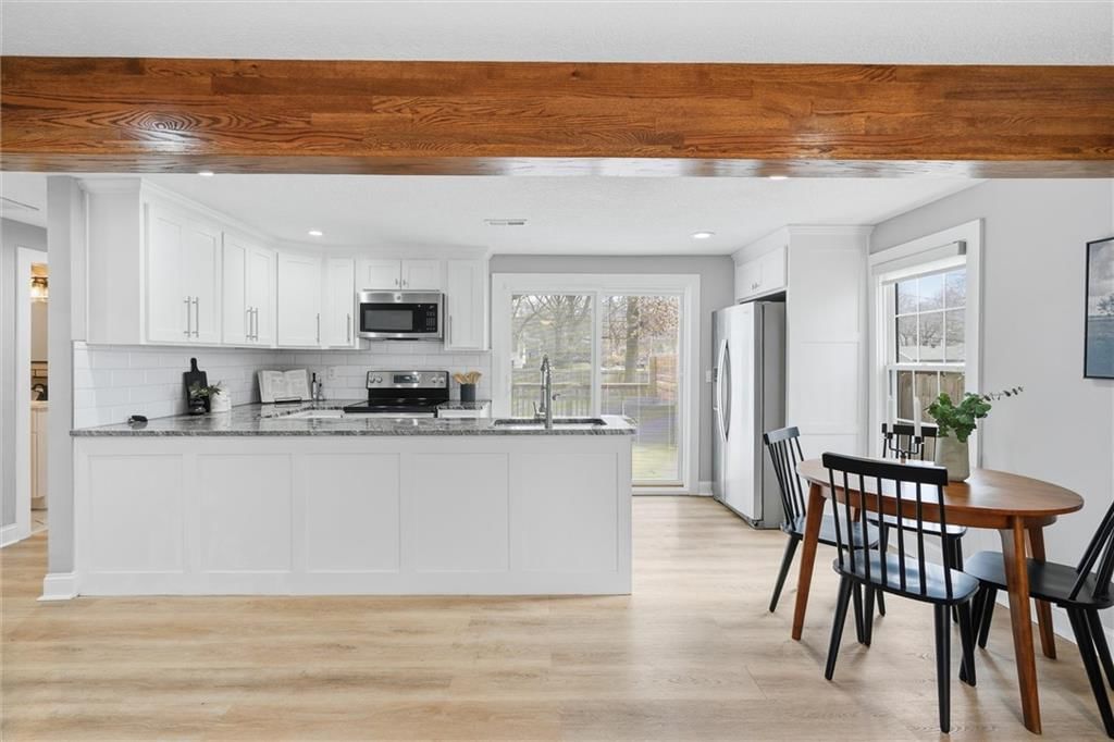 7945 Madison Avenue — photo 8