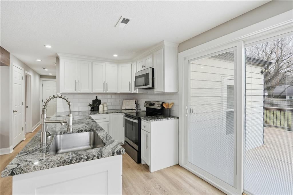 7945 Madison Avenue — photo 10
