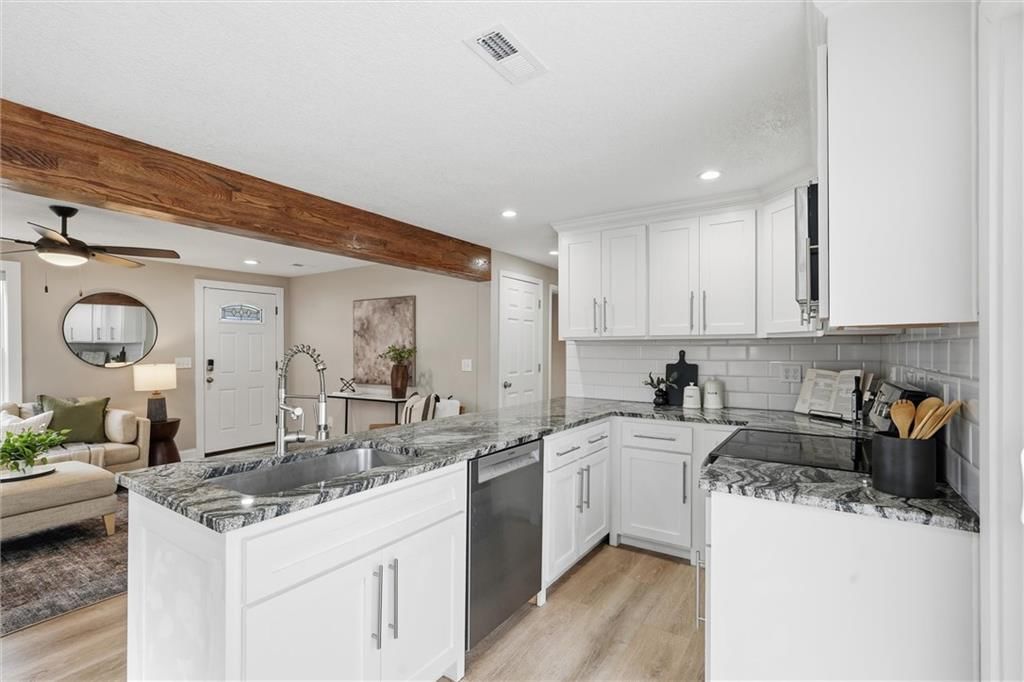 7945 Madison Avenue — photo 11