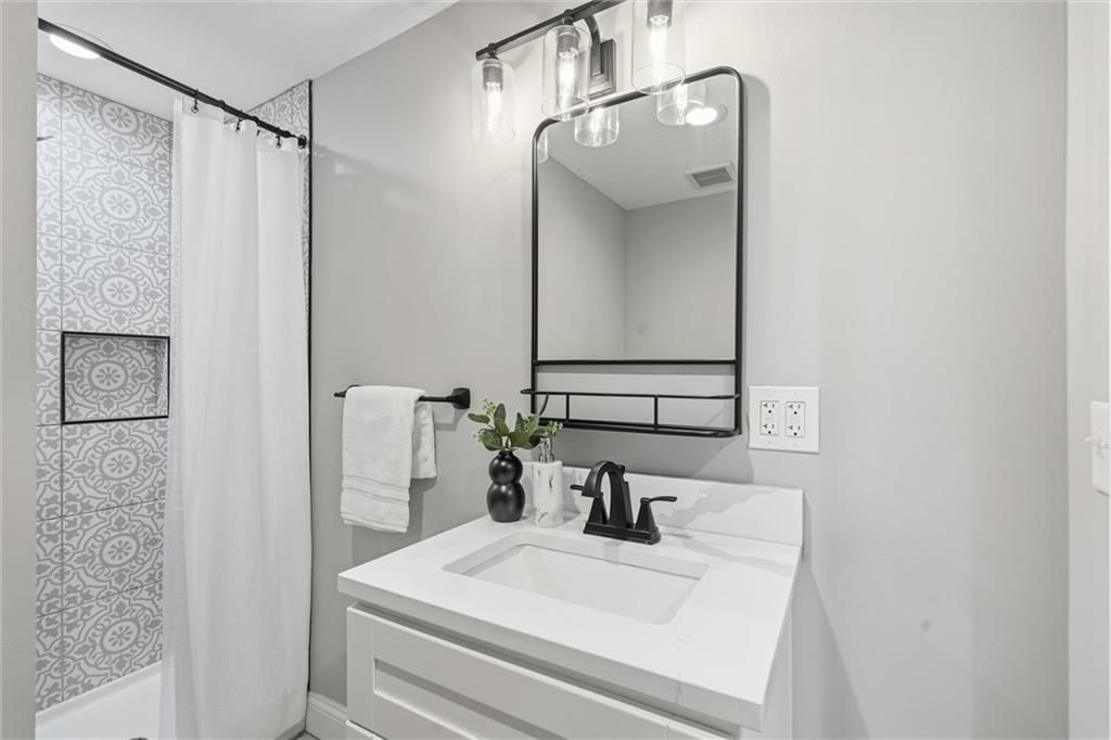 7945 Madison Avenue — photo 21