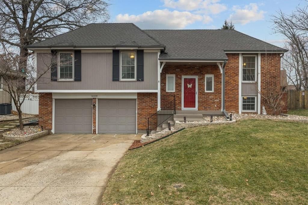 16008 W 139th Terrace, Olathe, KS