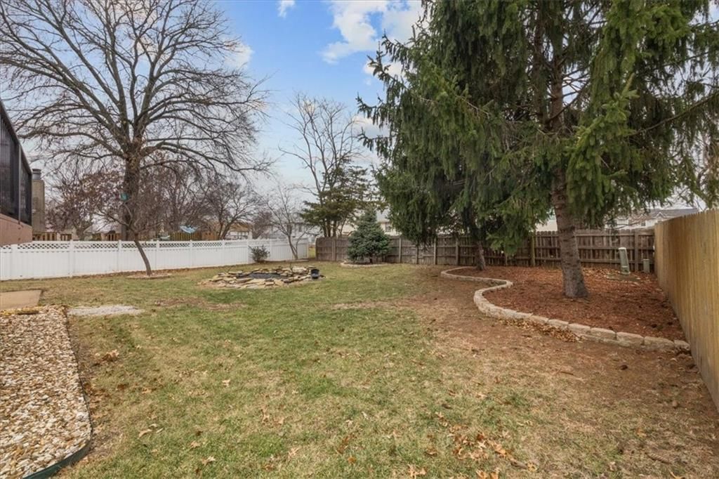 16008 W 139th Terrace — photo 40