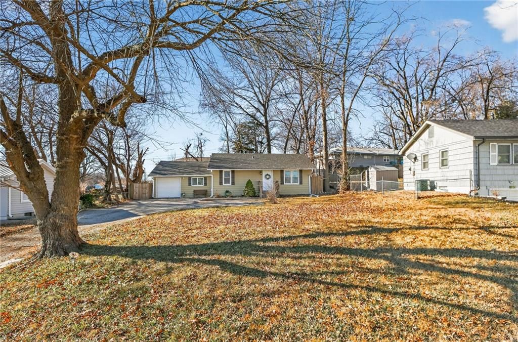 36 N Ridge Avenue — photo 2