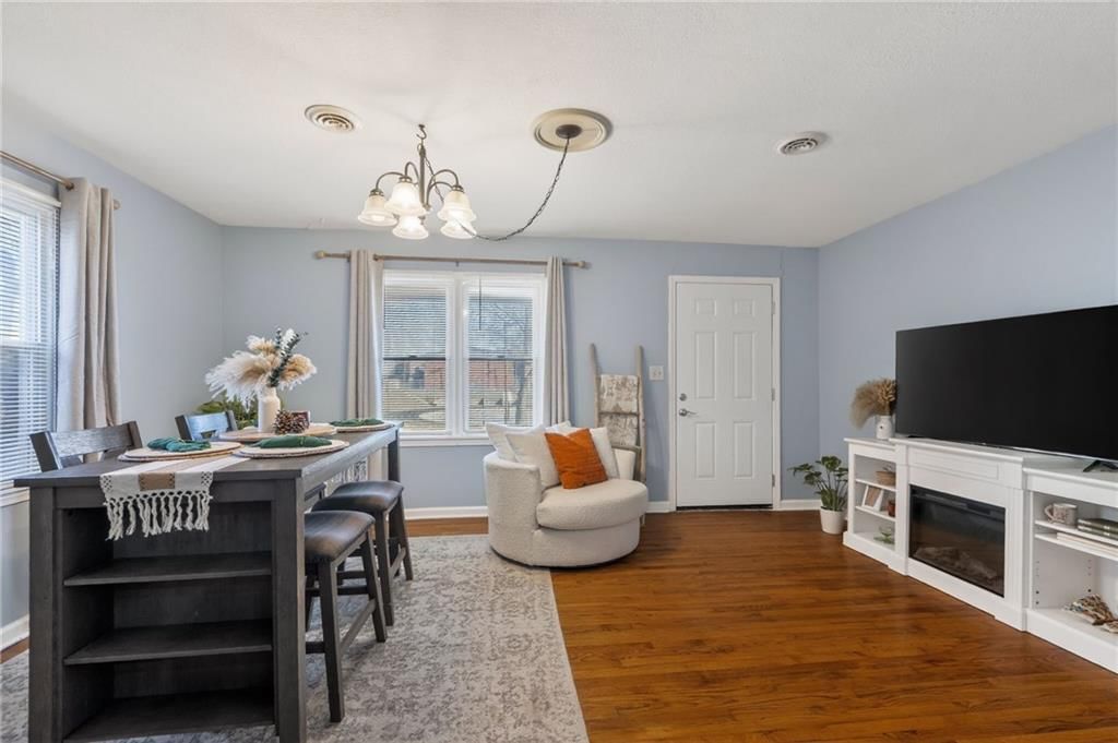 36 N Ridge Avenue — photo 4