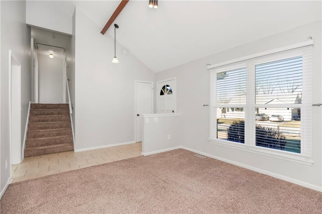 321 SE GREYSTONE Drive — photo 4