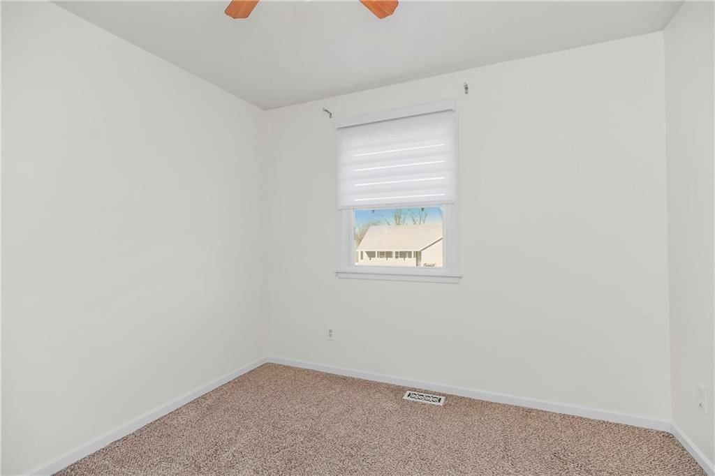 321 SE GREYSTONE Drive — photo 18