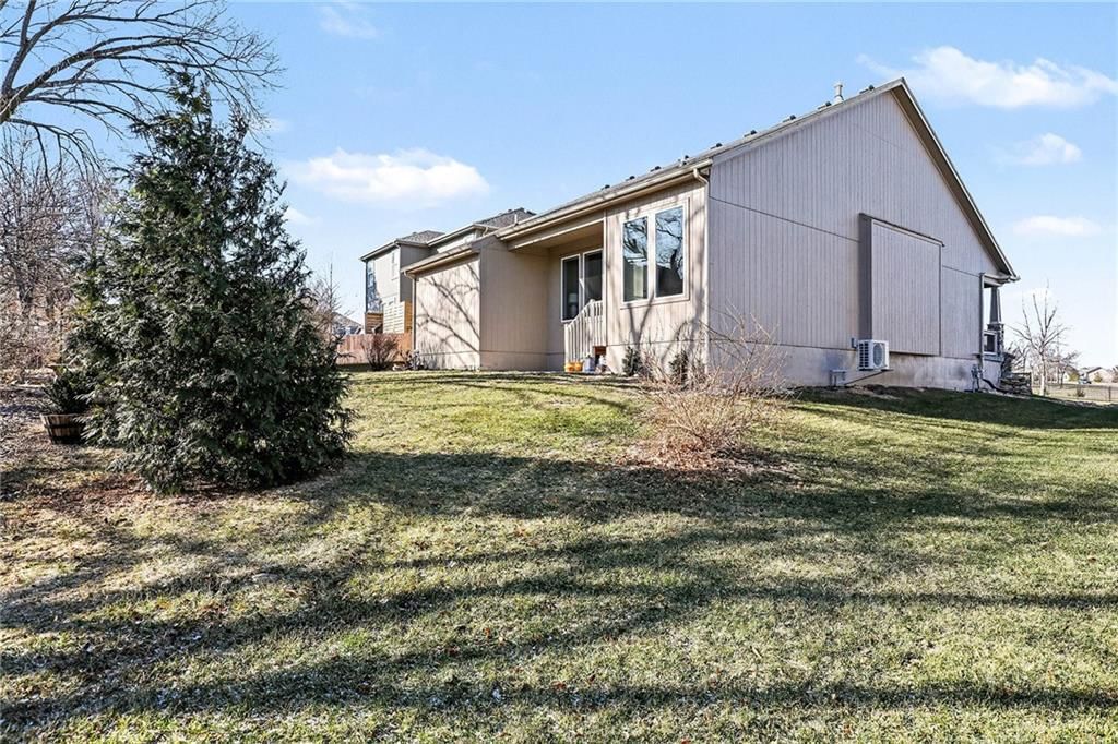 1040 N Sumac Street — photo 27