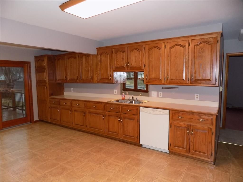 1444 S Elm Street — photo 4