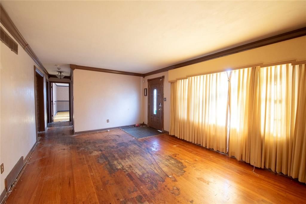 7000 Rowland Avenue — photo 10