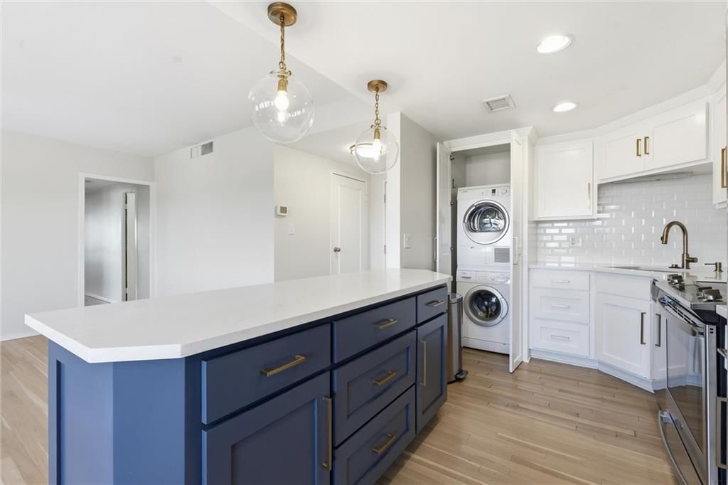 803 W 48th Street — photo 8