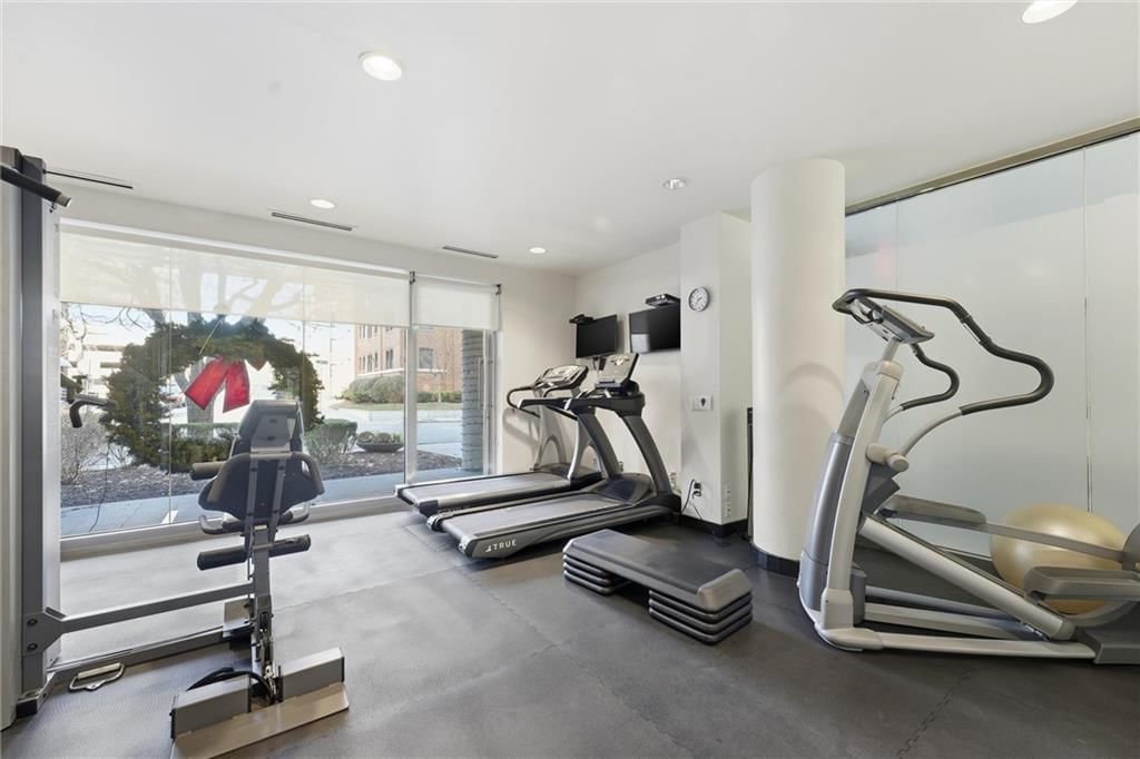 803 W 48th Street — photo 22
