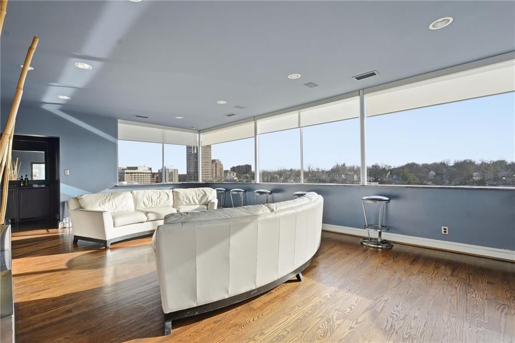 803 W 48th Street — photo 23
