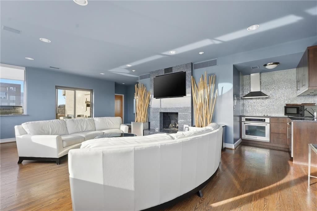 803 W 48th Street — photo 24