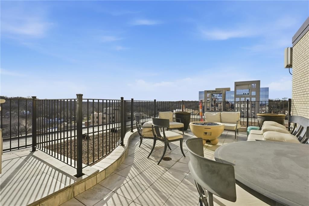 803 W 48th Street — photo 26