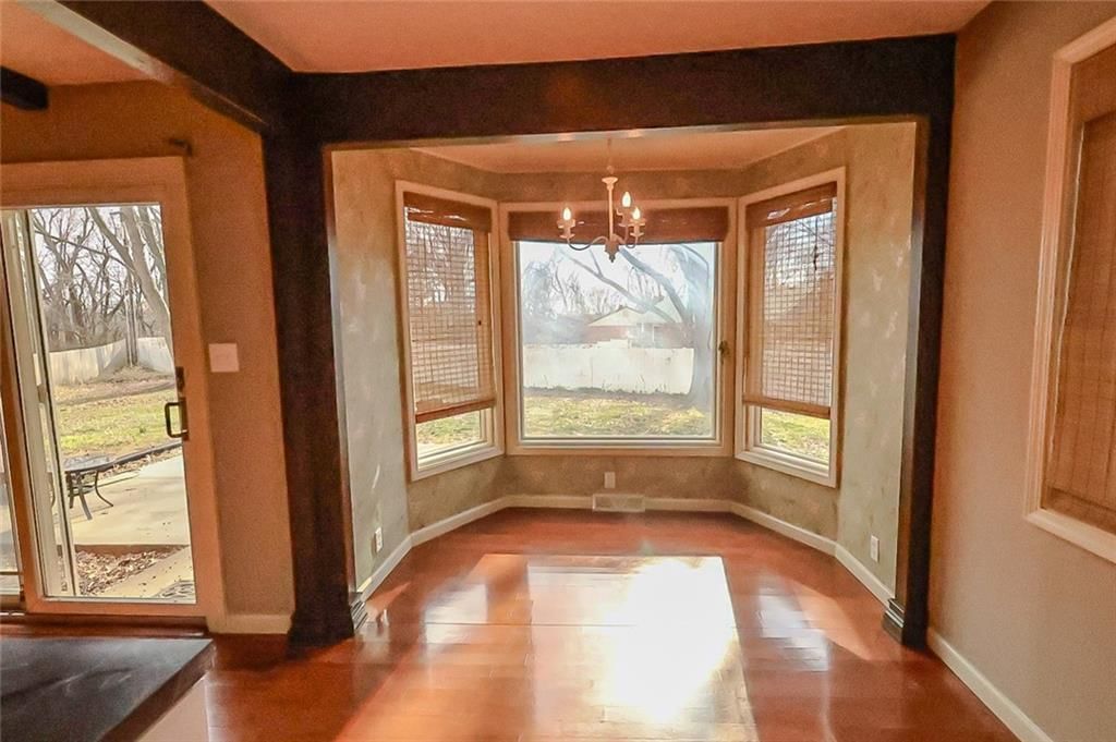 2912 NW Bedford Court — photo 6