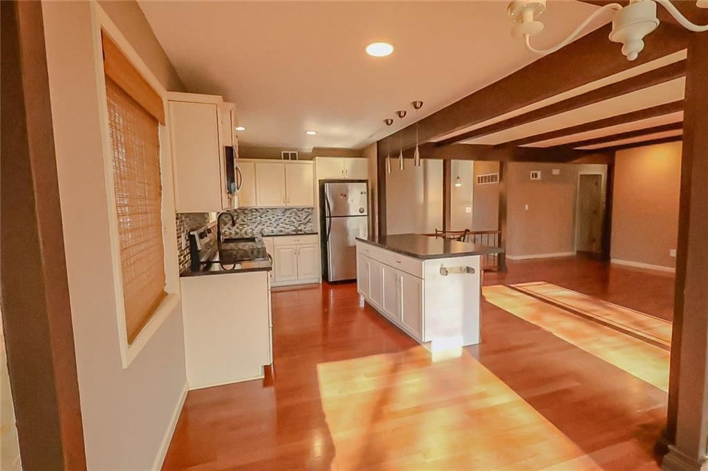 2912 NW Bedford Court — photo 13