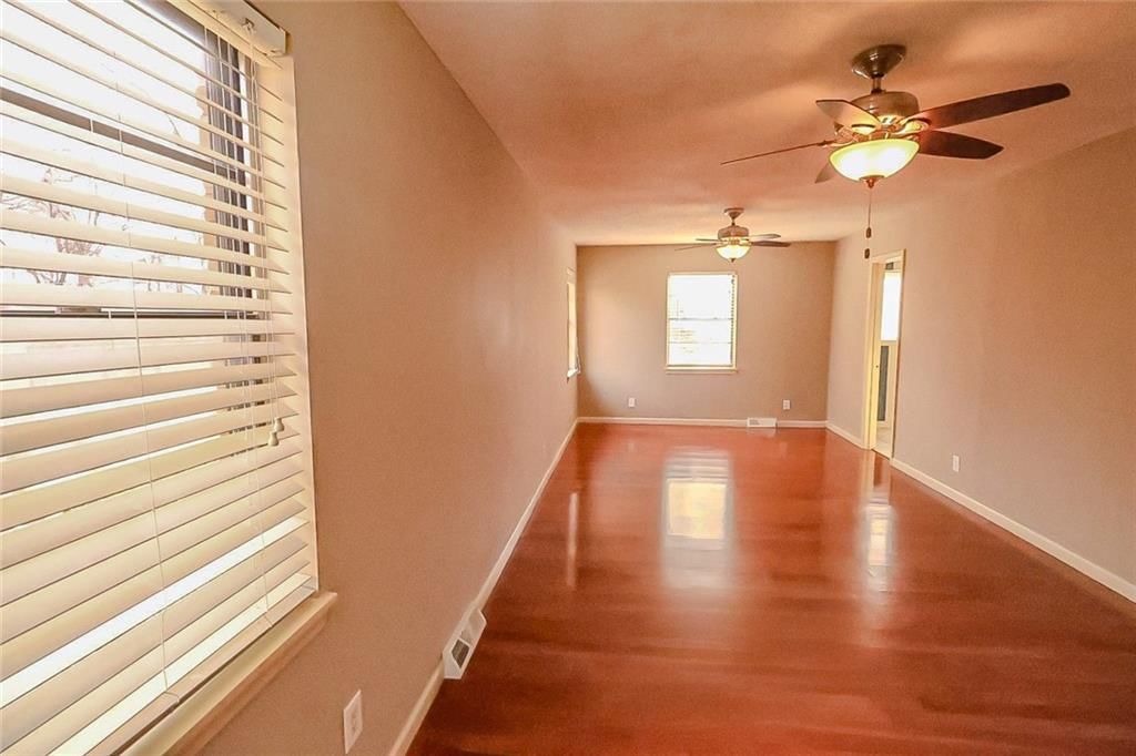 2912 NW Bedford Court — photo 17