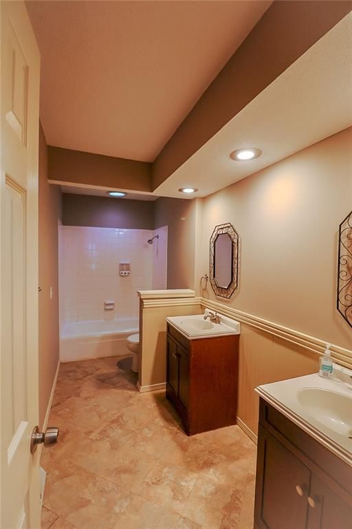 2912 NW Bedford Court — photo 22