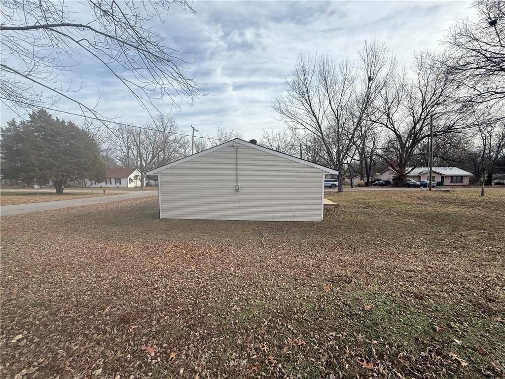 100 S Austin Street — photo 27
