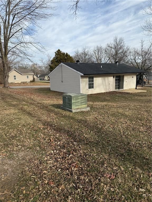 100 S Austin Street — photo 32