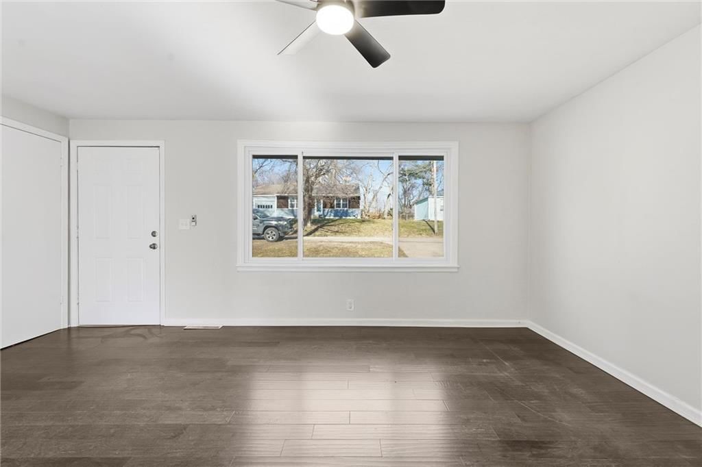 6219 Lathrop Avenue — photo 6