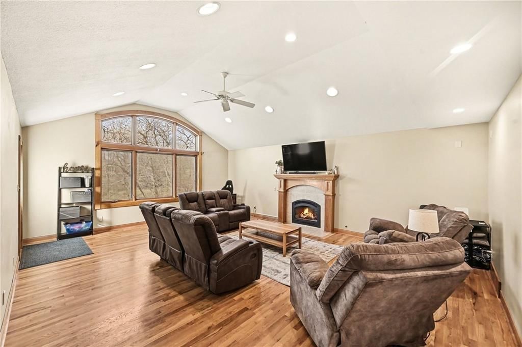3004 Lakeview Terrace — photo 10
