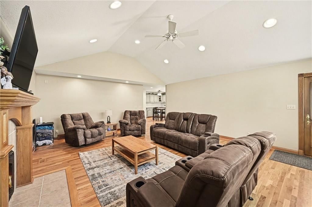 3004 Lakeview Terrace — photo 11