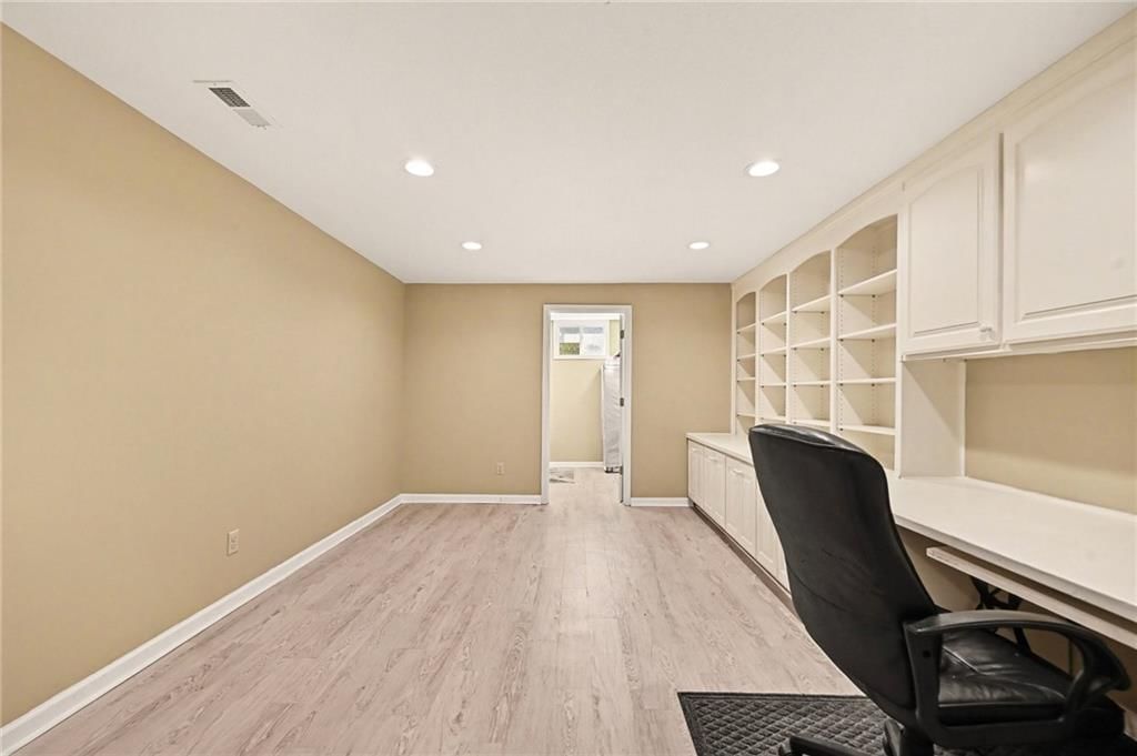 3004 Lakeview Terrace — photo 27