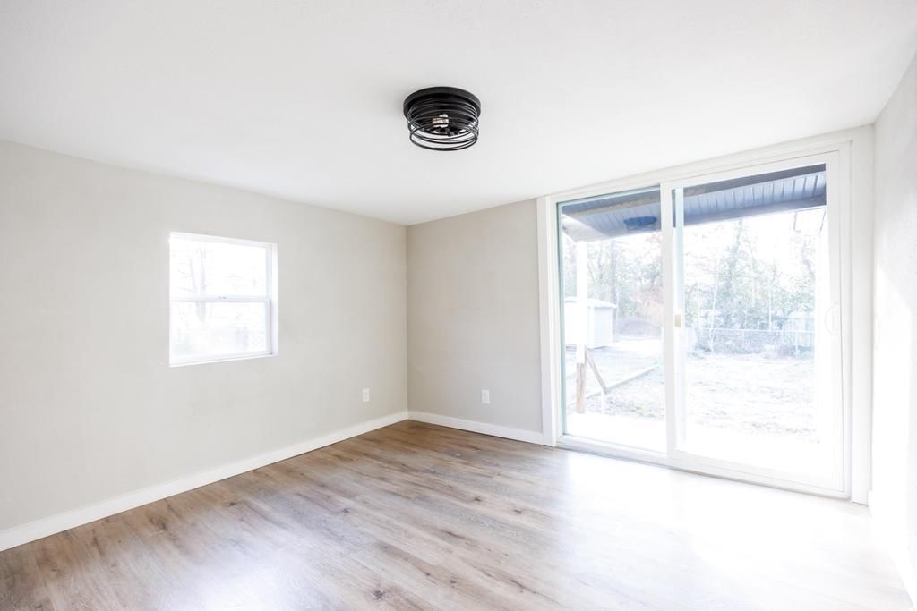 416 Burke Street — photo 13