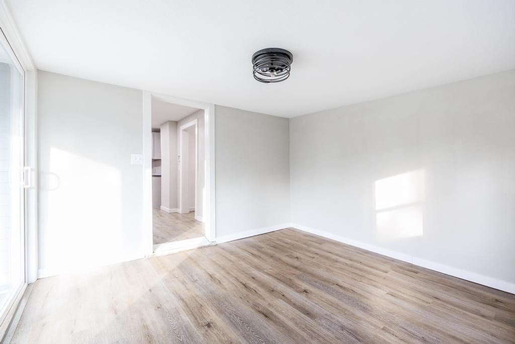 416 Burke Street — photo 14
