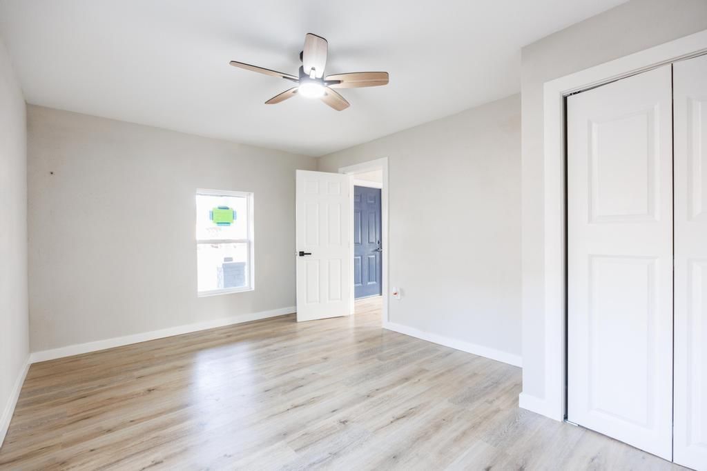 416 Burke Street — photo 16