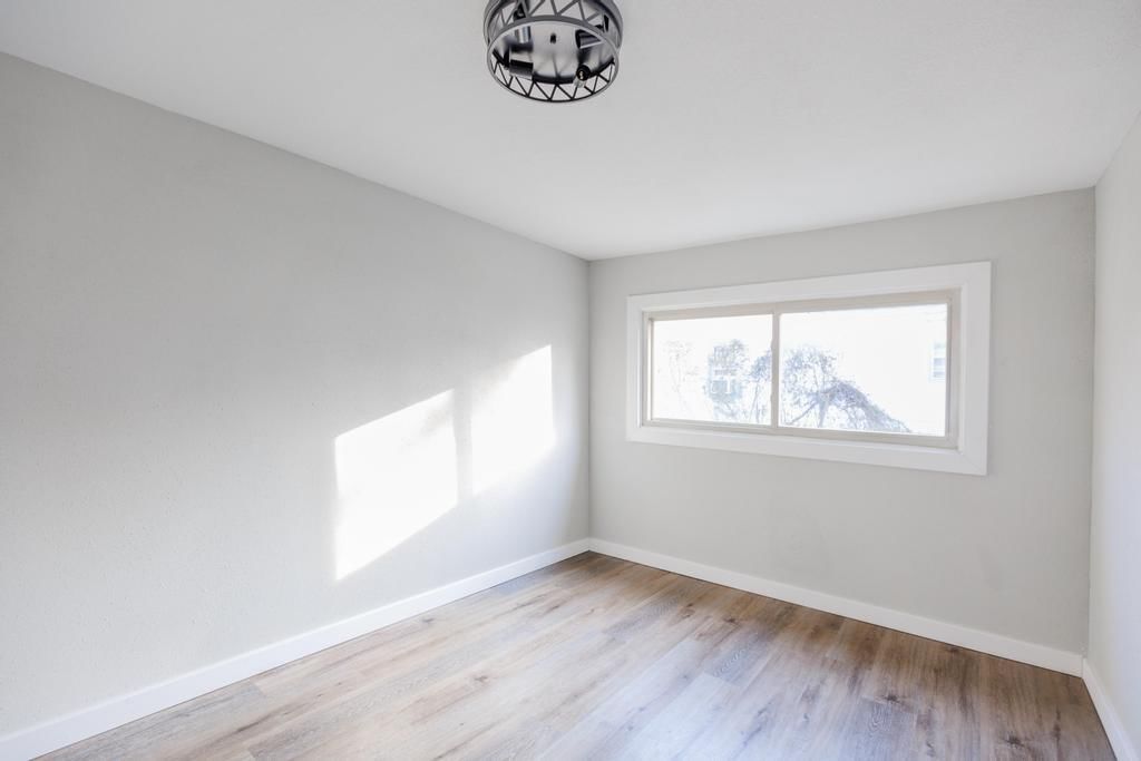 416 Burke Street — photo 18