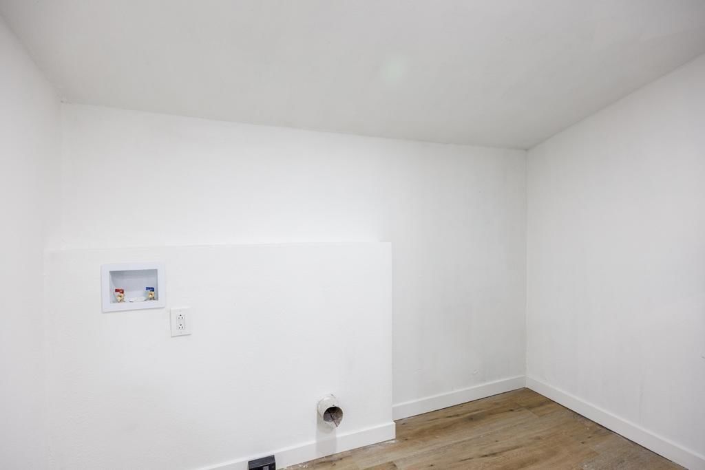 416 Burke Street — photo 19