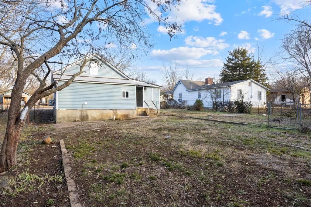 416 Burke Street — photo 21