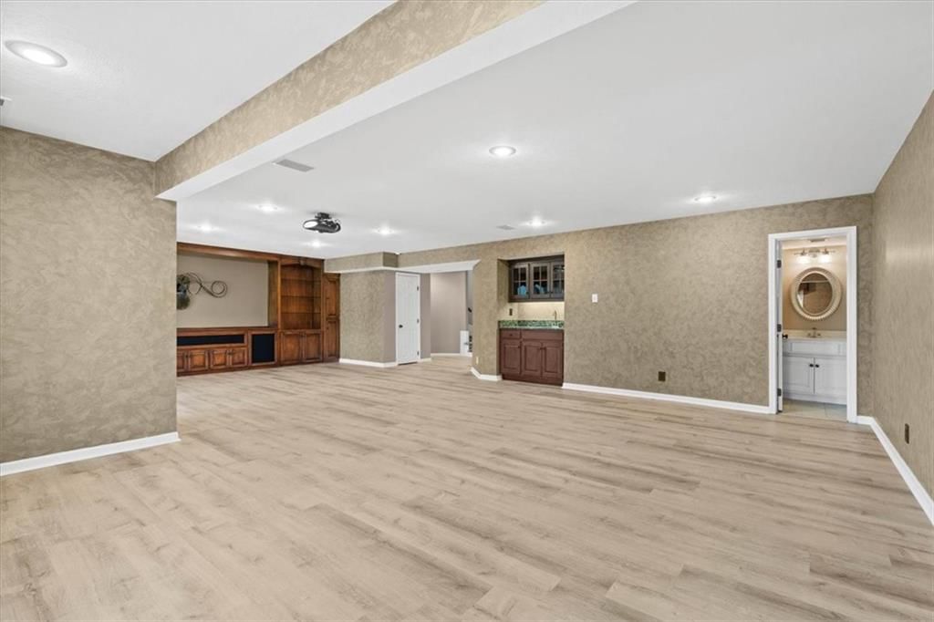 14605 Dearborn Street — photo 44