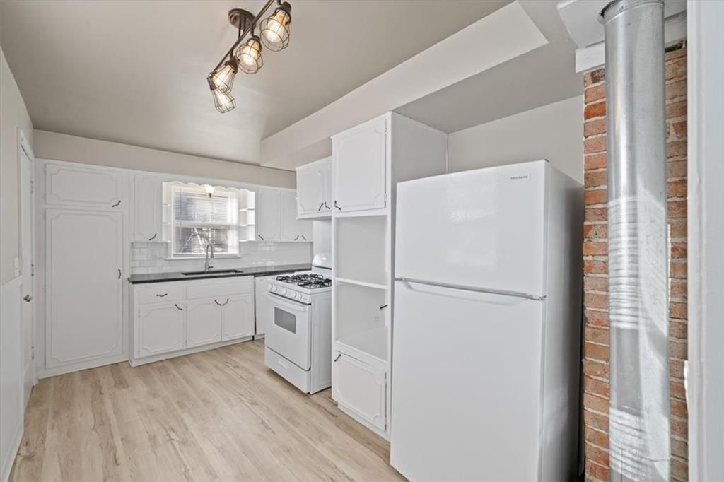 114 N Askew Avenue — photo 8