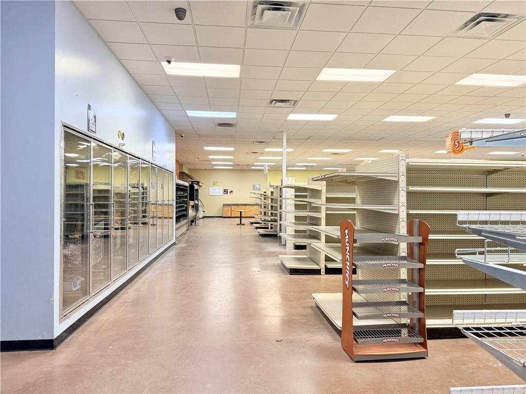 302 S Broadway Street — photo 14