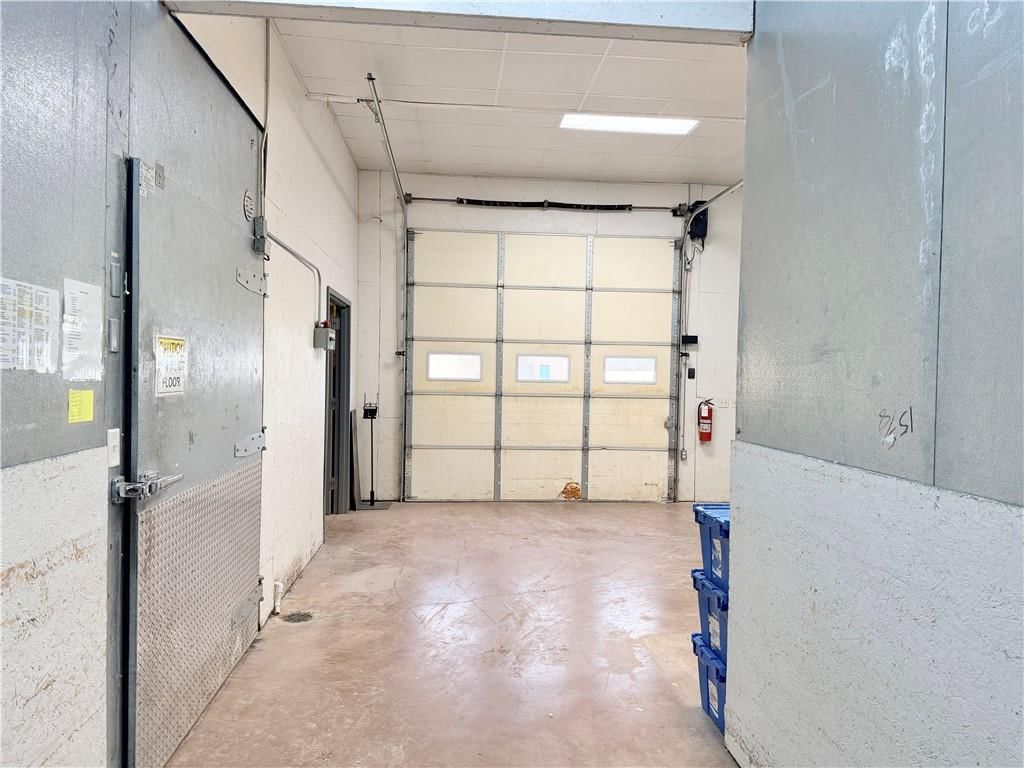 302 S Broadway Street — photo 24