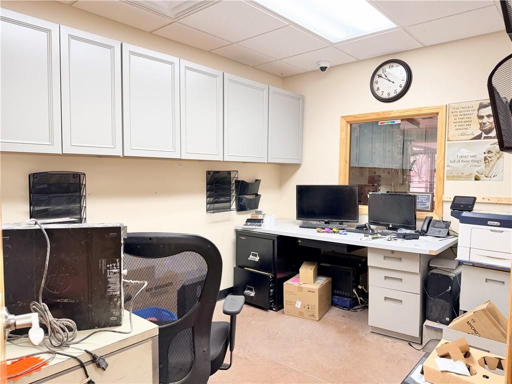 302 S Broadway Street — photo 26